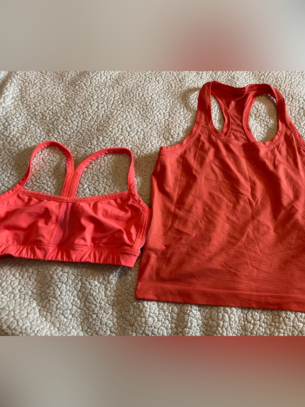 Lululemon sports bra and tank top